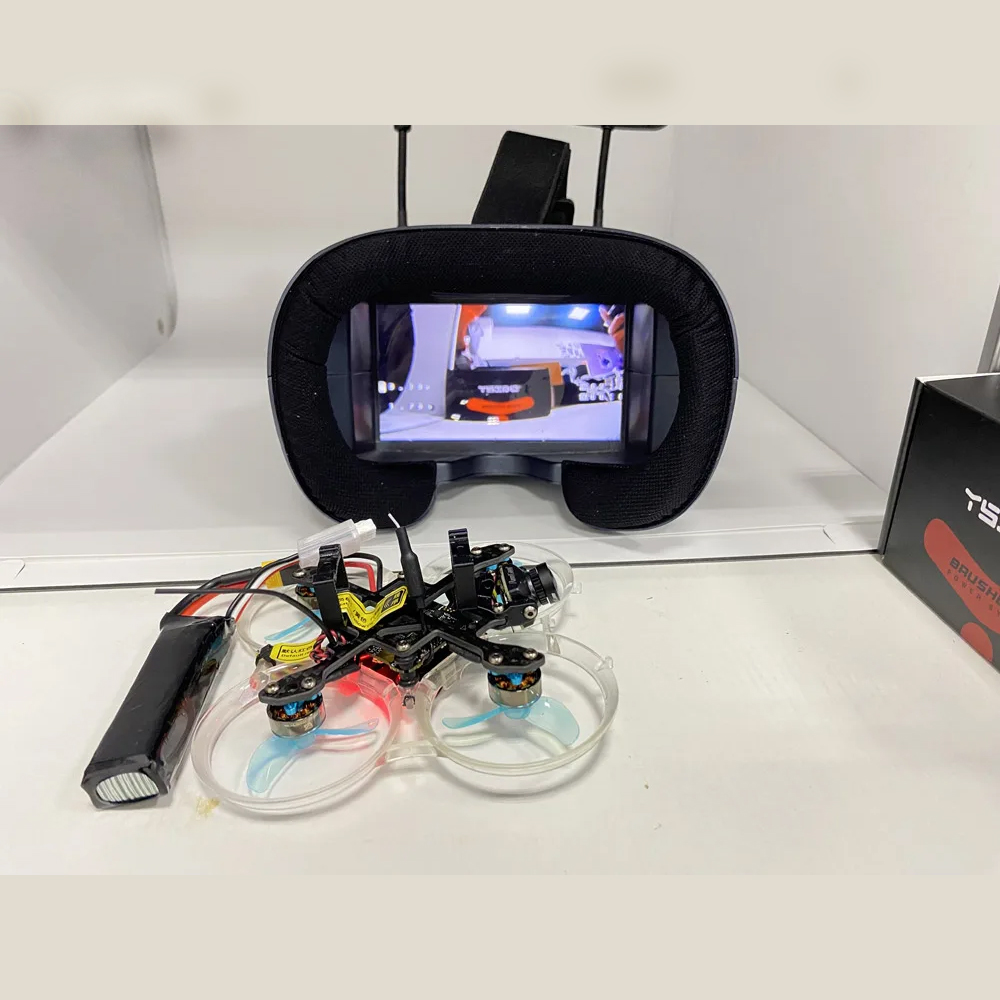 FPVゴーグル 008D 5.8G 40CH 4.3インチ  - Drone Racing Goggles のレビューと価格